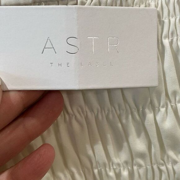 Astr the‎ Label Patina White Smocked Mini Dress size large NWT - Picture 7 of 14